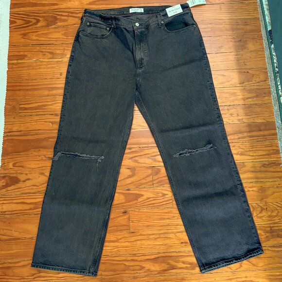 Abercrombie & Fitch - The 90's Relaxed High Rise Jean - Size: 34/18 R- Like New - Picture 2 of 6